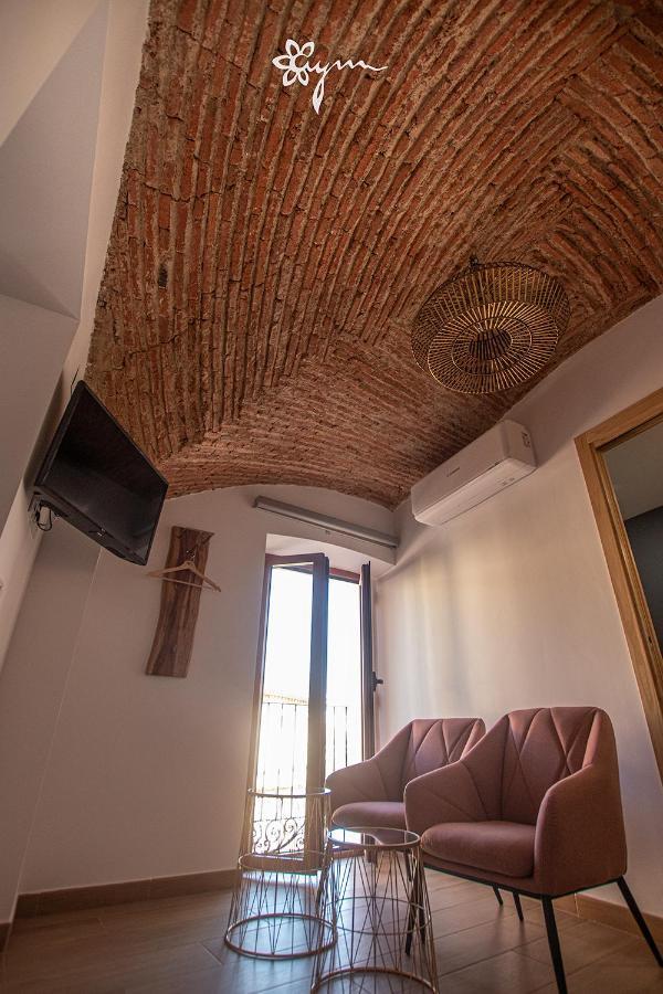 Apartamentos Turisticos Abrilymarzo Caces Exterior foto