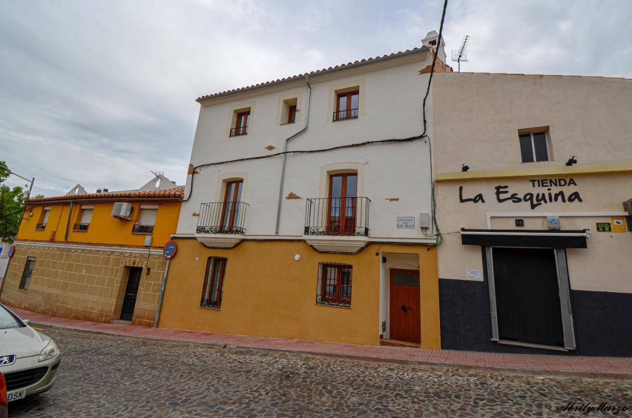 Apartamentos Turisticos Abrilymarzo Caces Exterior foto